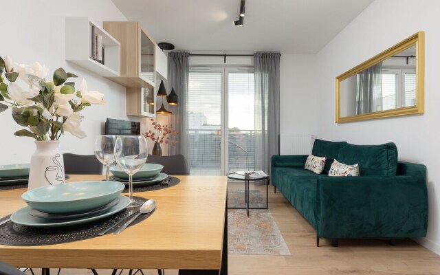 Trendy Apartment + Parking by Renters