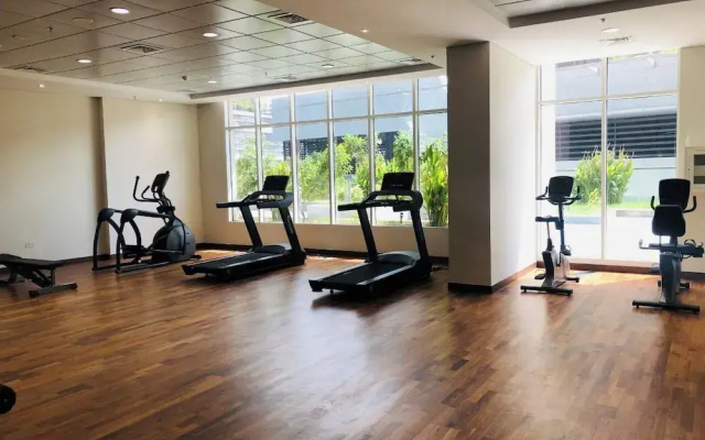 Heaven Crest Vacation Homes Downtown - Studio, 1, & 3 Bedroom Suites 2 minute walk to Dubai Mall and Burj Khalifa