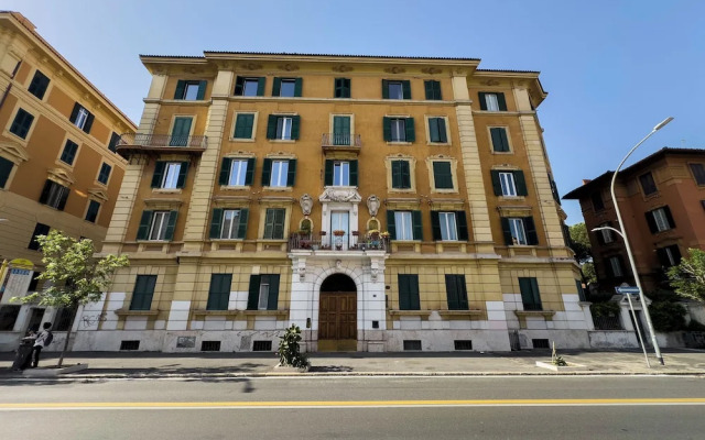 St. John Basilica Lovely Tower Apartment