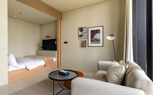 Deluxe Studio With Balcony Full Burj Khalifa View