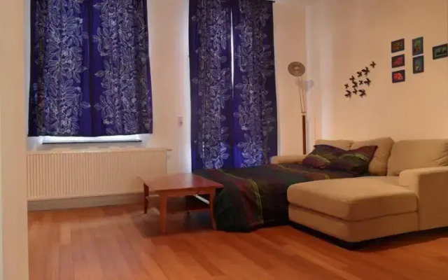 Apartment Tour & Taxis 1