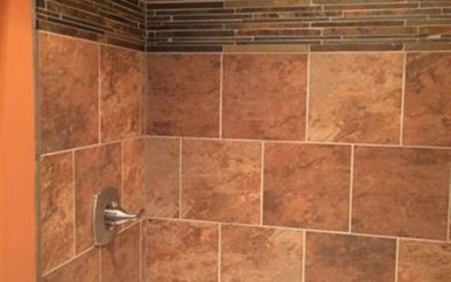 Lakefront Luxury Studio Condo With Free Dock