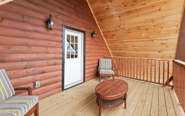 Cabin w/ Hot Tub & Game Room in the Smokys!
