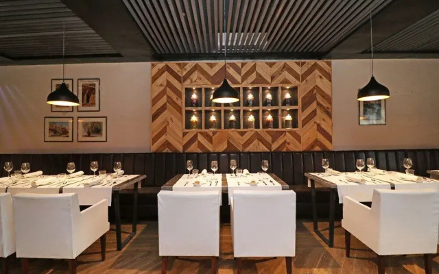 OYO 13035 Noosa Hotel