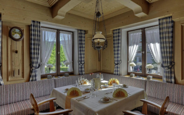 Königshof Hotel Resort ****S