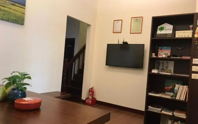 Flower Homestay
