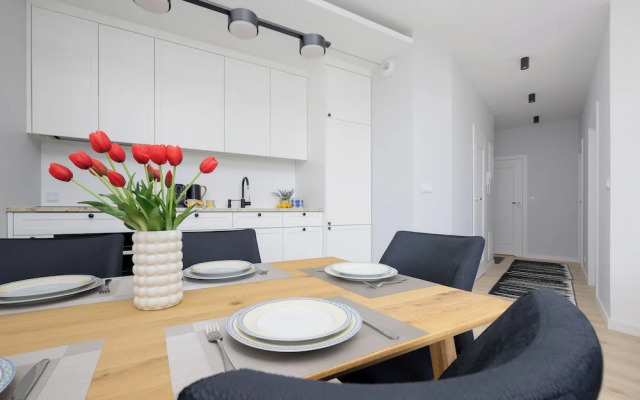 Gumińska Apartment Warsaw by Renters