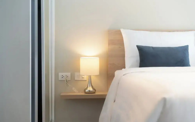 Diamond Condominium 2506