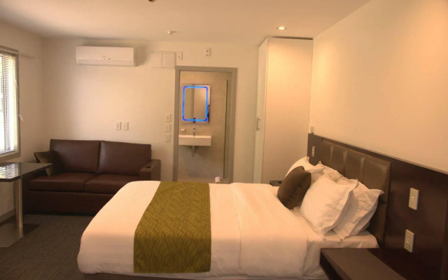 Newlands Court Motel