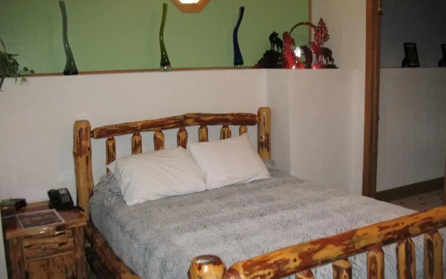 Coyote Motel West