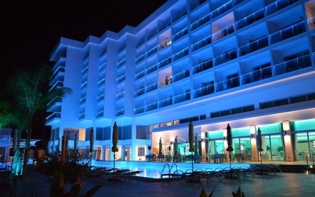 Vassos Nissi Plage Hotel & Spa