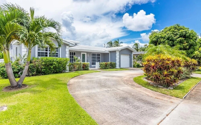 Luxurious 4BD Villa Top Amenities Pool