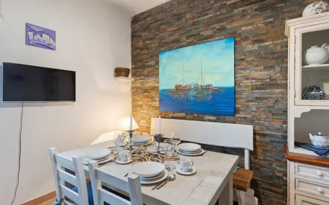 Homely Apartment in Genova With Sea Nearby
