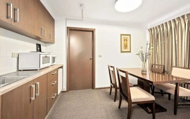 Eltham Gateway Hotel