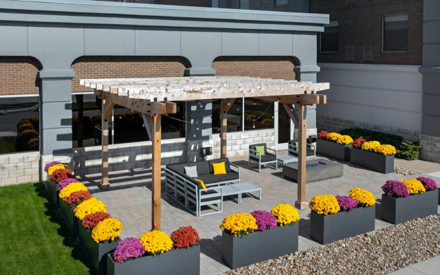 Hampton Inn & Suites Cleveland-Beachwood