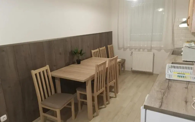 Zoli Apartmanok-Balcony Kölcsey 32