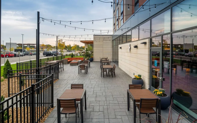 Hilton Garden Inn Milwaukee Brookfield Conference Center, WI