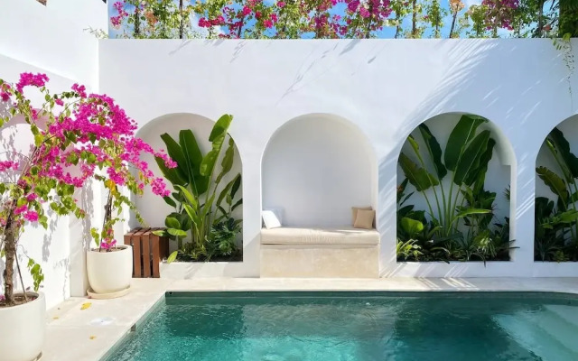 Splendid Villa Eden White Canggu Pool & 2 Bd