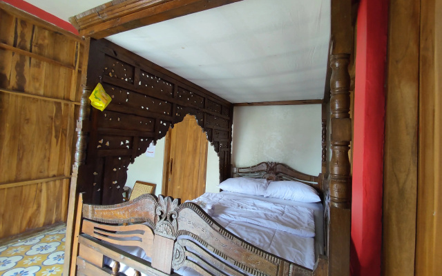 Omah Joglo Sukorejo Redpartner – Guest Rooms – Kendal