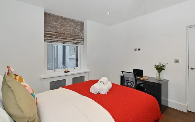 Notting Hill Apartment with Terrace