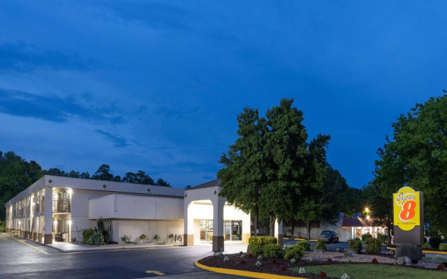 Super 8 by Wyndham Williamsburg/Historic Area