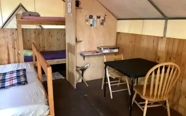 Sven's Basecamp Hostel