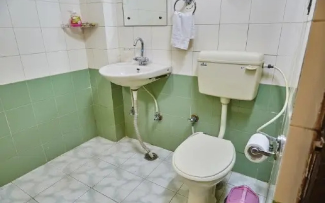 OYO Premium Chi Greater Noida