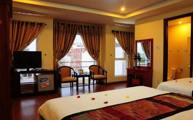 Champa Hotel