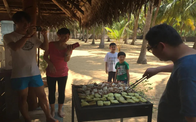 Roshanne Beach Resort