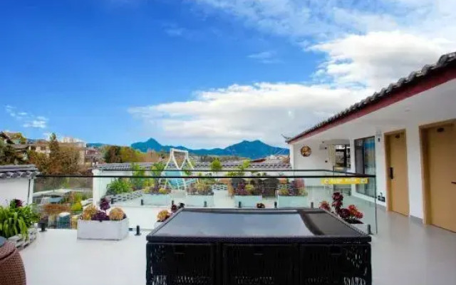 Yinian Huakai Xinian Homestay