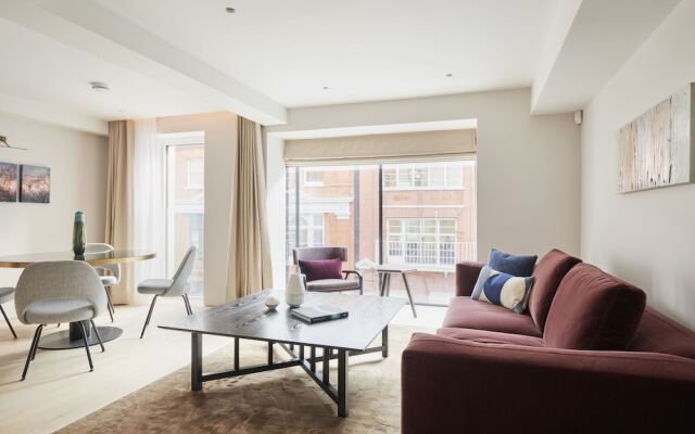 Lovely Mayfair Suites by Sonder