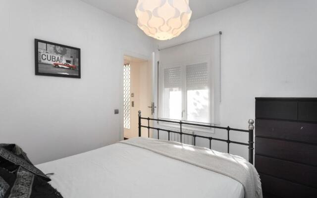 Vila Burriac ,Sunny, Spacious , Private Pool