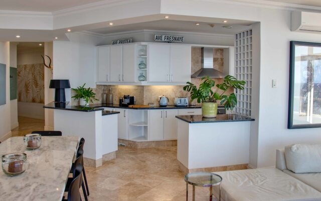 801 Oyster Schelles - Near Umhlanga Rocks Beach
