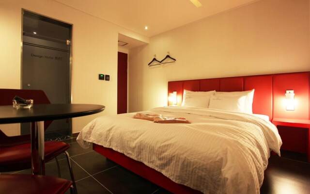 IMT 1 Hotel Wolgot