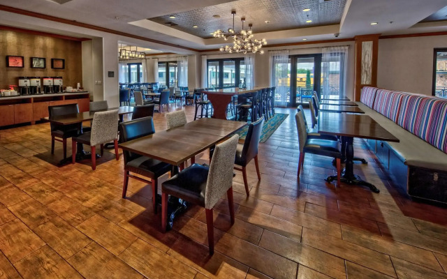 Hampton Inn & Suites Austin Downtown