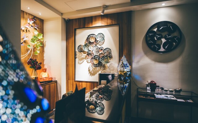 MAMBO Boutique Hotel