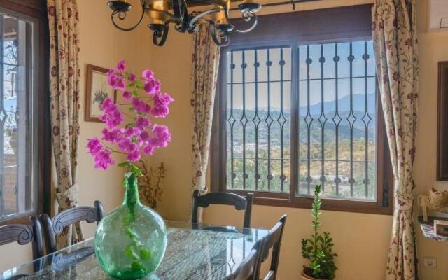 Villa Luz de Luna Guaro by Ruralidays