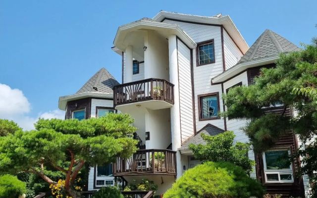 Anmyeondo Bada Sarang Naksi Pension