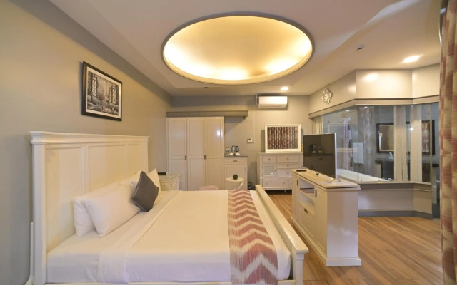 Paragon Hotel and Suites