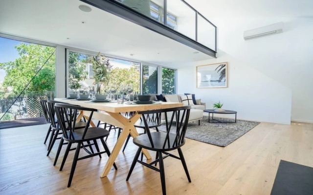 Santorini on Seaview-beachside Living - Sauna - Wifi