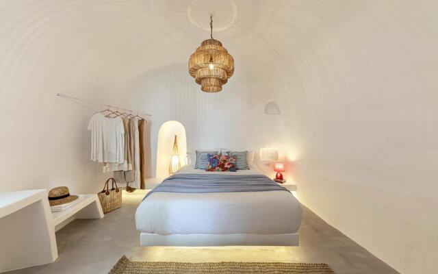 White Cave by Caldera Houses