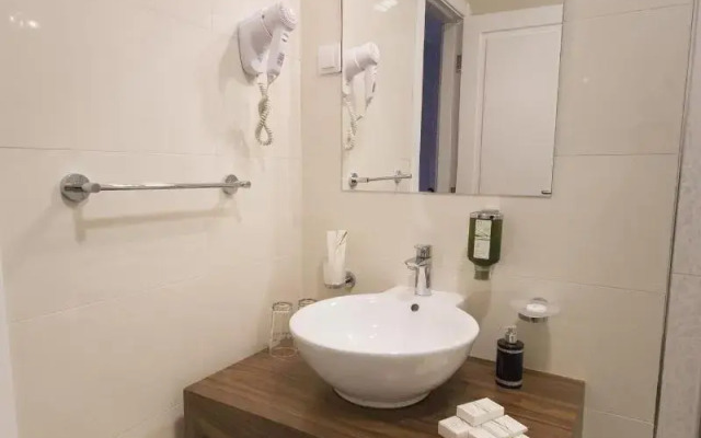 New Belgrade Garni Hotel