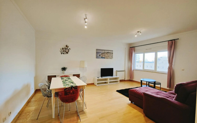 Sunny Home Lisboa Expo, free parking