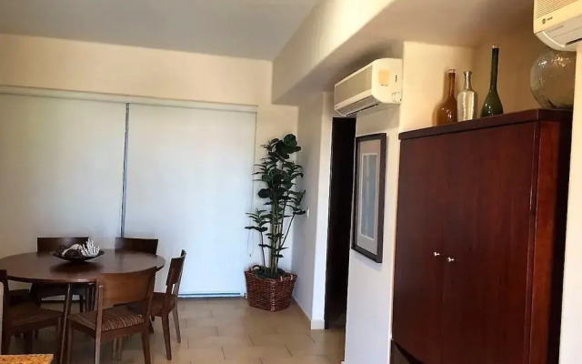 Condo Marina 303
