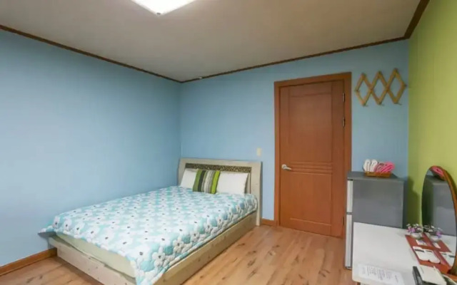 Sokcho White Light House Pension