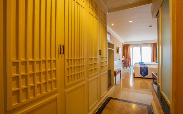 Floral Hotel  Dolphin Circle Pattaya