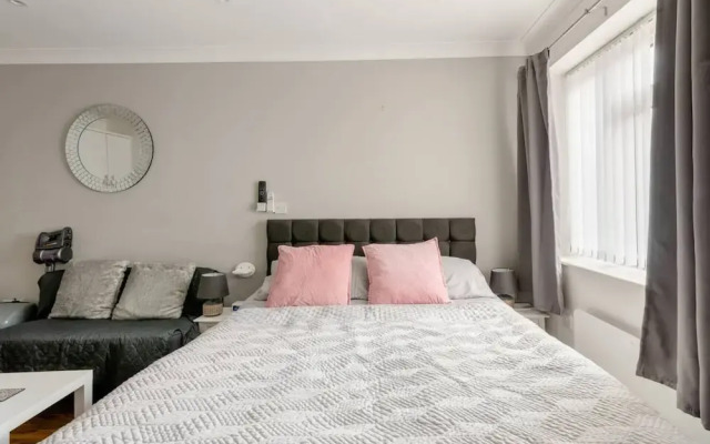 Private Self-contained Annex With Wifi & Parking