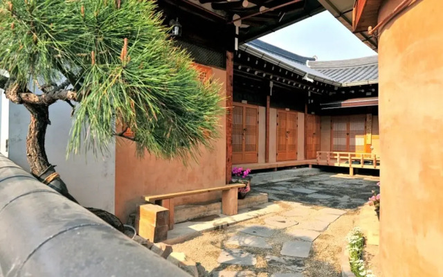 Jeonju Daraeheon Hanok Stay