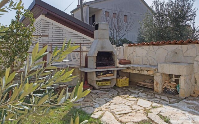 Awesome Home in Fazana With Wifi and 2 Bedrooms