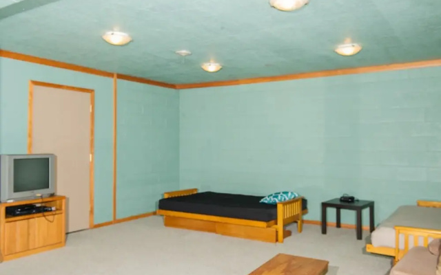Bay View Retreat for 21 Guests 5 Br home by RedAwning